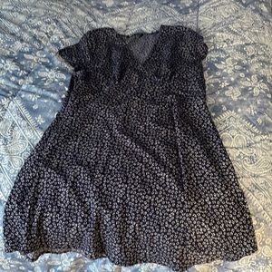 Says size large but really fits a medium. Only worn once